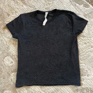 Lululemon Short Sleeve cropped